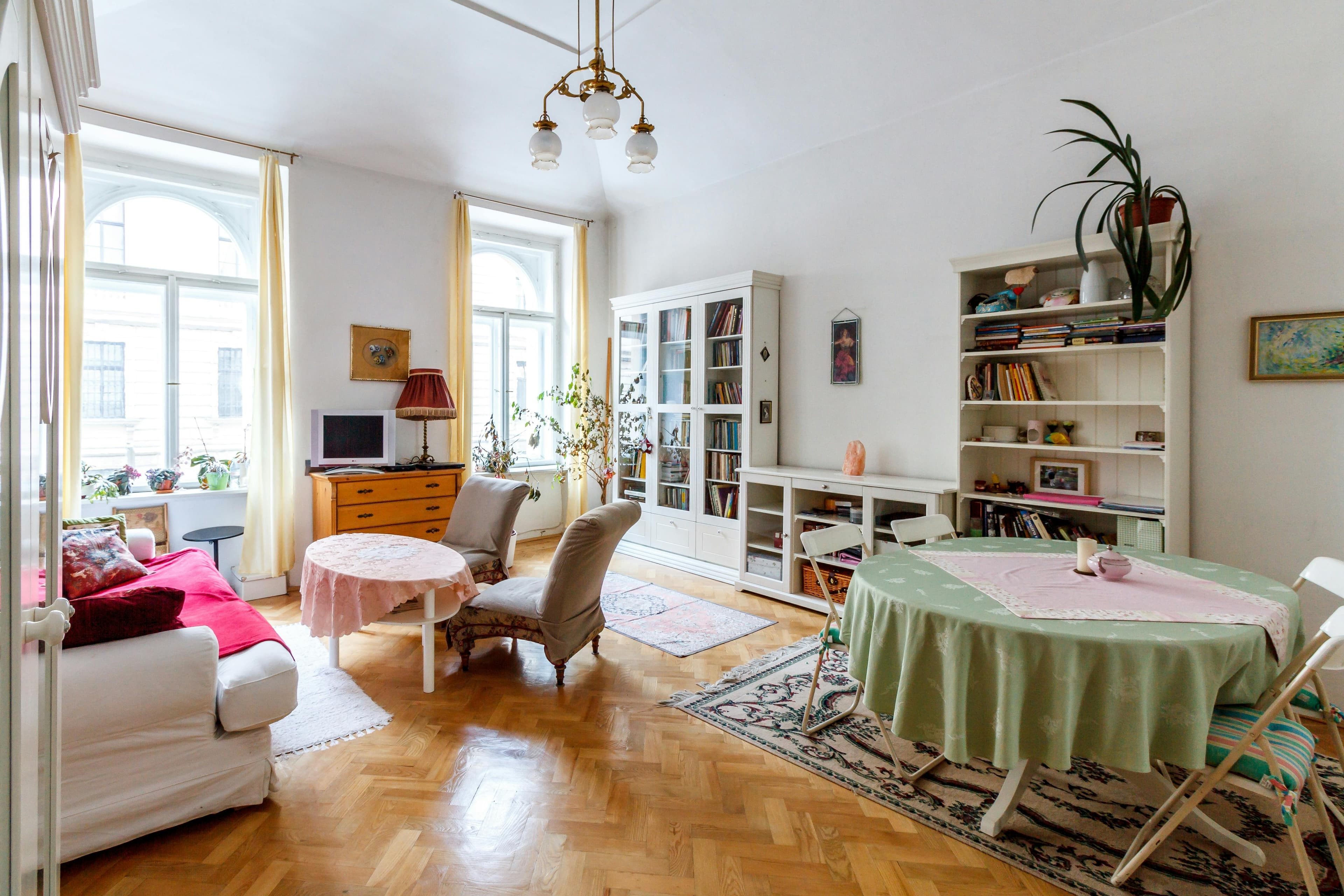 Furnished Apartments and Flats: A Practical Guide to Temporary Housing